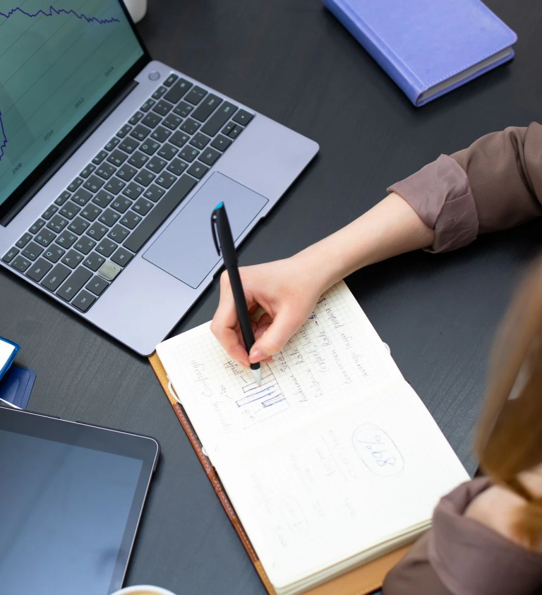 Customer shopping online on an ecommerce website using a laptop